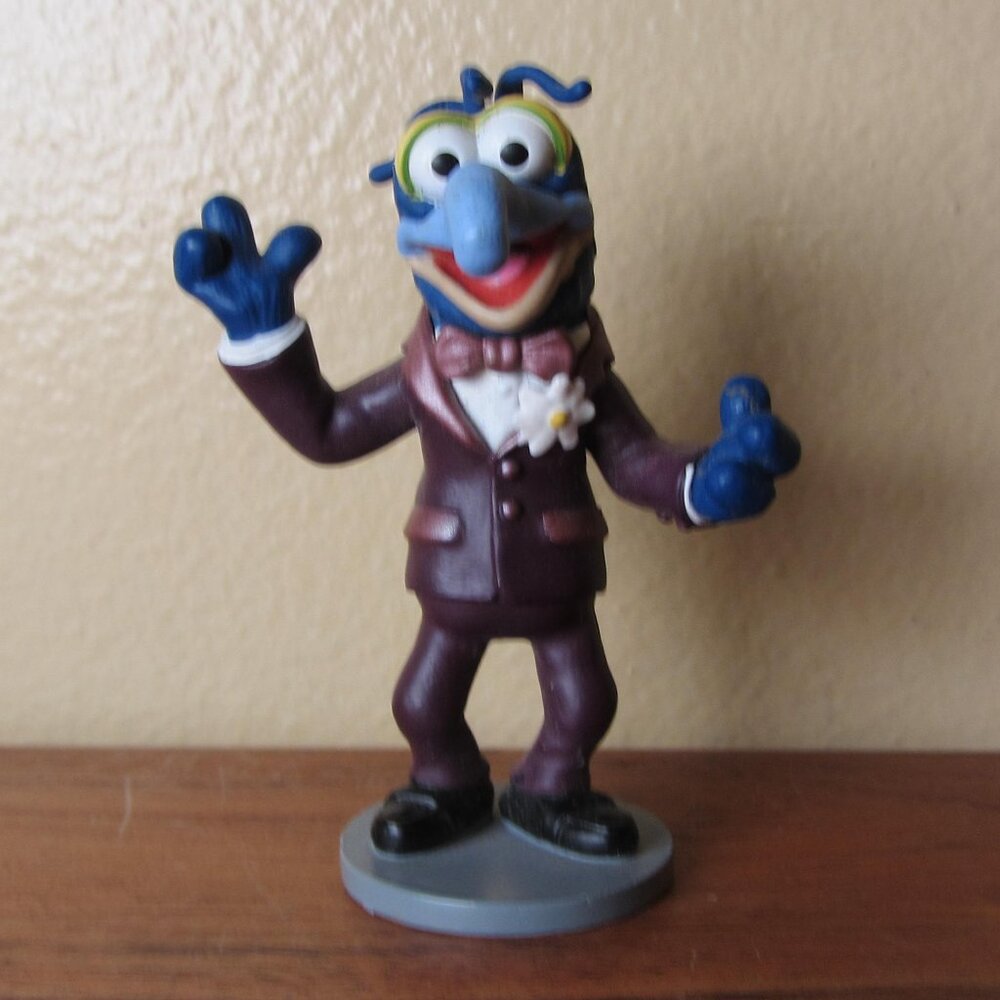 3 for $36 - Gonzo the great the muppets figurine (T550)